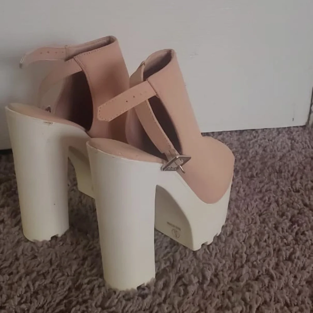 BAMBOO NUDE PEEPTOE PLATFORM BLOCK HEELS SANDALS 🌴